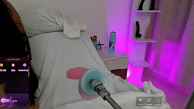 Snapshot of arynaughty20 chatting on December 1, 2025, 11:48 am arynaughty20 online show from December 1, 2025, 11:48 am