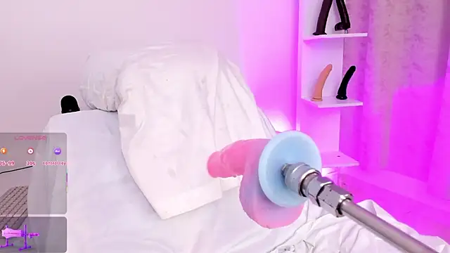 Snapshot of arynaughty20 chatting on December 15, 2025, 10:47 pm arynaughty20 online show from December 15, 2025, 10:47 pm