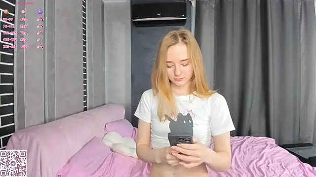 Snapshot of ElvinaRose chatting on October 24, 2025, 3:36 am ElvinaRose online show from October 24, 2025, 3:36 am