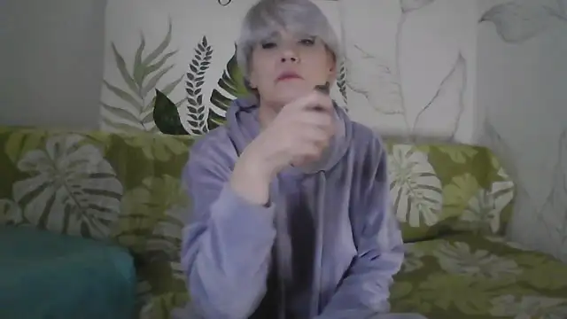 Catty Lady online show from December 17, 2025, 6:25 pm