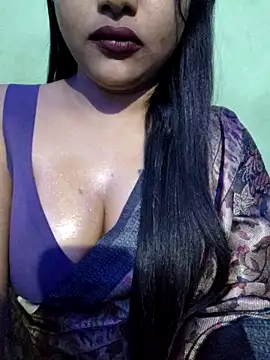 Snapshot of JIYA-04 chatting on November 10, 2025, 12:48 pm JIYA-04 online show from November 10, 2025, 12:48 pm