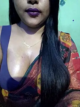 Snapshot of JIYA-04 chatting on November 30, 2025, 7:18 pm JIYA-04 online show from November 30, 2025, 7:18 pm