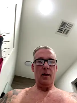 Snapshot of Reacher110565 chatting on September 26, 2025, 9:46 am Reacher110565 online show from September 26, 2025, 9:46 am