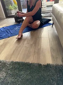 Snapshot of Reacher110565 chatting on September 27, 2025, 7:13 am Reacher110565 online show from September 27, 2025, 7:13 am