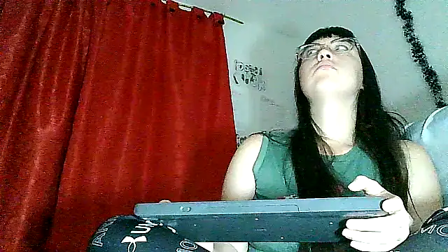 lareinalareinadelanal online show from December 5, 2025, 1:14 am