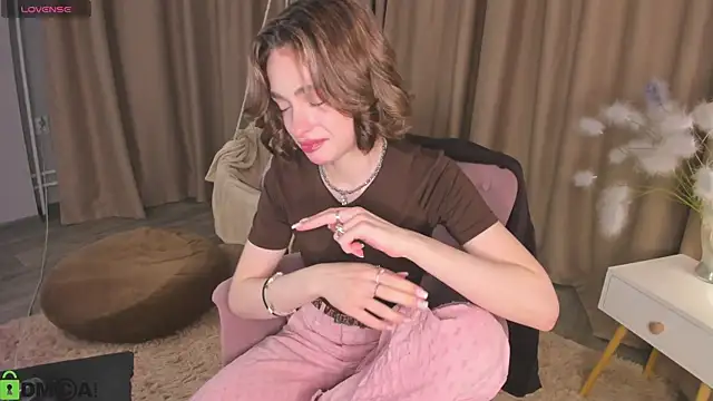 Naomi   Rias online show from November 7, 2025, 12:43 am