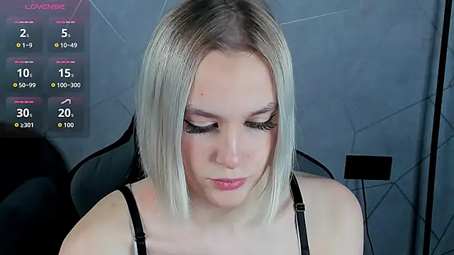 Carolin Miller online show from December 3, 2025, 9:40 am