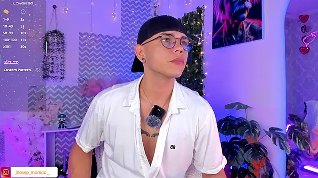 jhosepMoreno online show from April 15, 2026, 1:40 pm