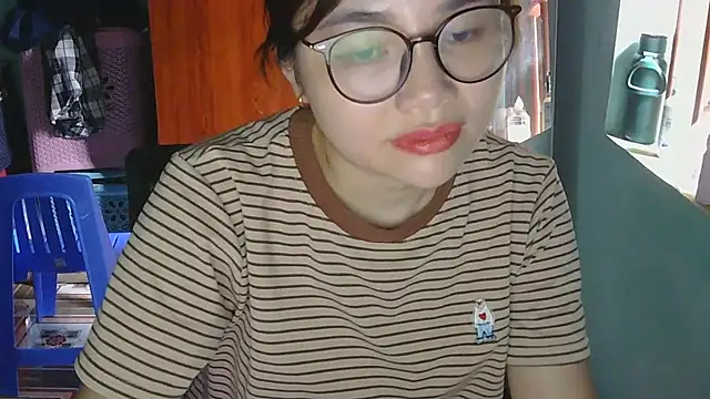 Snapshot of Uhem112 chatting on September 27, 2025, 8:19 am Uhem112 online show from September 27, 2025, 8:19 am