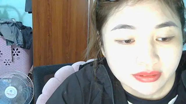 Snapshot of Uhem112 chatting on October 23, 2025, 3:50 am Uhem112 online show from October 23, 2025, 3:50 am