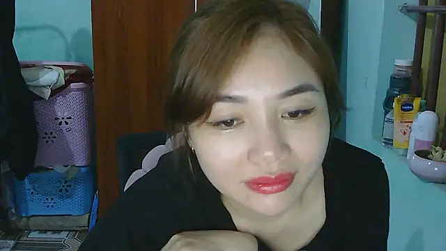 Snapshot of Uhem112 chatting on October 30, 2025, 1:12 pm Uhem112 online show from October 30, 2025, 1:12 pm