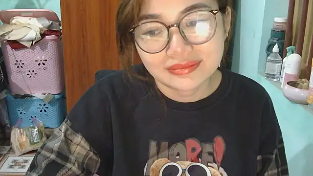 Snapshot of Uhem112 chatting on November 2, 2025, 2:41 pm Uhem112 online show from November 2, 2025, 2:41 pm