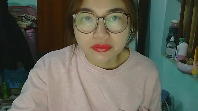 Snapshot of Uhem112 chatting on November 5, 2025, 12:32 am Uhem112 online show from November 5, 2025, 12:32 am