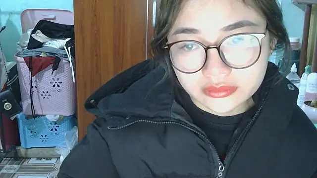 Snapshot of Uhem112 chatting on November 21, 2025, 12:54 am Uhem112 online show from November 21, 2025, 12:54 am