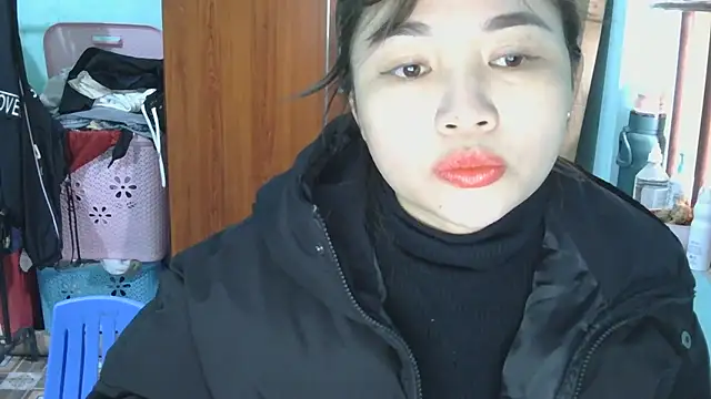 Snapshot of Uhem112 chatting on November 28, 2025, 12:46 am Uhem112 online show from November 28, 2025, 12:46 am