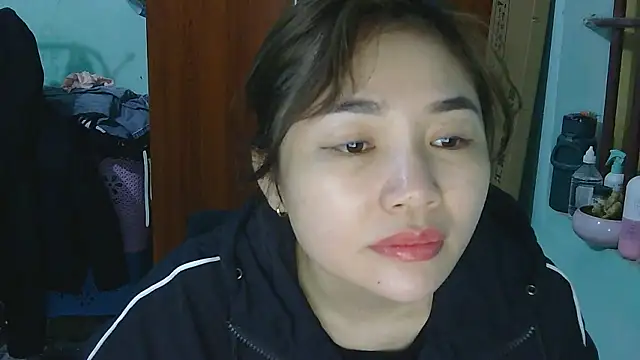 Snapshot of Uhem112 chatting on December 16, 2025, 12:43 pm Uhem112 online show from December 16, 2025, 12:43 pm