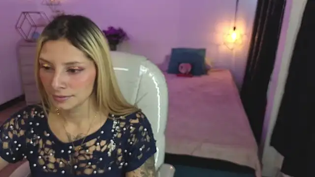 Snapshot of Jennaa_Cooper chatting on November 17, 2025, 6:57 pm Jennaa Cooper online show from November 17, 2025, 6:57 pm