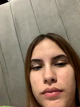 MiiluRosse online show from November 16, 2025, 2:17 am