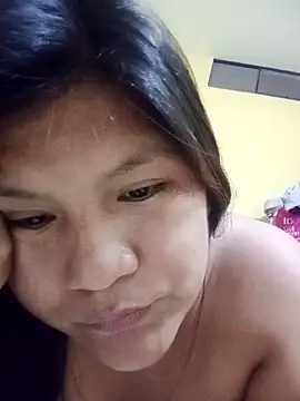 Snapshot of vea_m chatting on May 13, 2026, 3:37 am vea m online show from May 13, 2026, 3:37 am