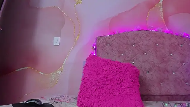 violet taylor  online show from February 21, 2026, 2:34 am