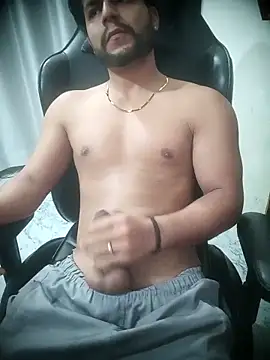 Kartikkartik8595 online show from April 11, 2026, 8:35 pm