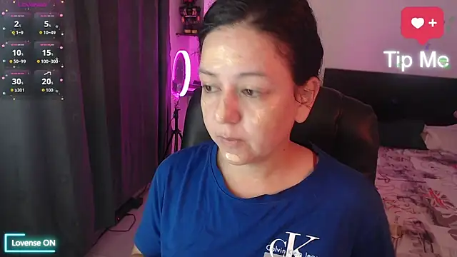 Abbyjoness21 online show from November 6, 2025, 10:16 am