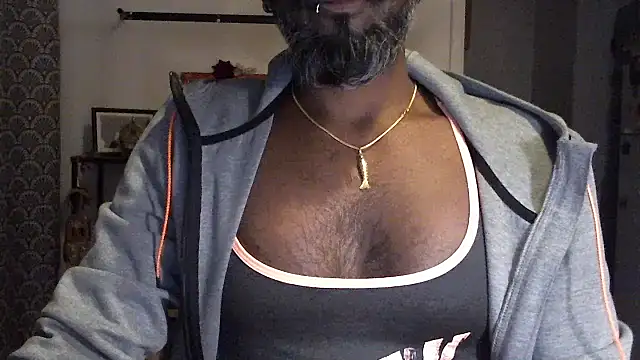 Snapshot of frenchblackc31 chatting on October 13, 2025, 6:08 pm frenchblackc31 online show from October 13, 2025, 6:08 pm