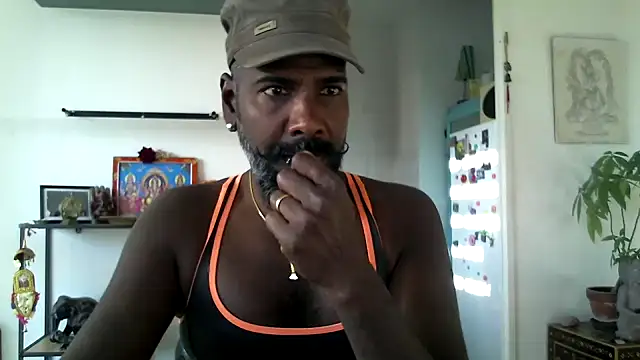 Snapshot of frenchblackc31 chatting on October 14, 2025, 3:46 pm frenchblackc31 online show from October 14, 2025, 3:46 pm