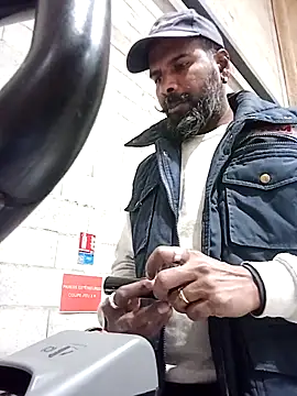 Snapshot of frenchblackc31 chatting on November 14, 2025, 7:51 am frenchblackc31 online show from November 14, 2025, 7:51 am