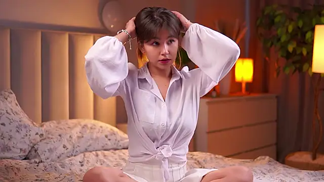 Julia PR0 online show from October 27, 2025, 8:51 am