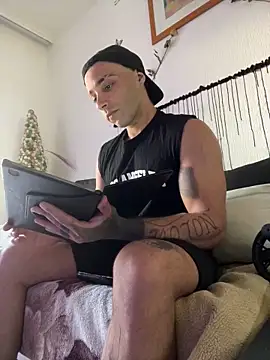 1Richrichard1 online show from May 26, 2026, 9:05 am