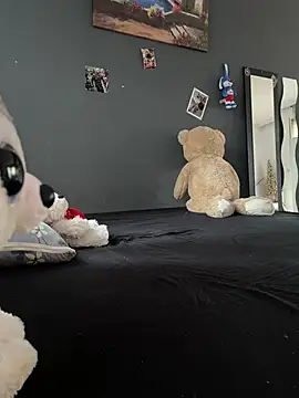 1Richrichard1 online show from May 27, 2026, 5:32 pm
