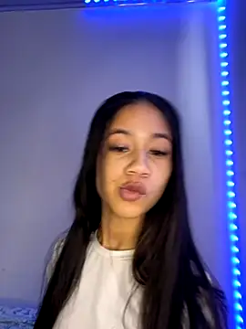 jadee8 online show from November 6, 2025, 6:31 pm