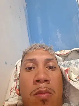Snapshot of GRUESO-CURVO chatting on January 15, 2026, 1:32 am GRUESO-CURVO online show from January 15, 2026, 1:32 am