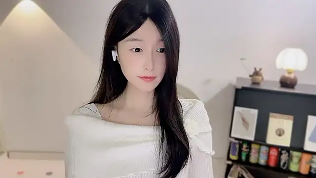 Onechestnut online show from December 20, 2025, 1:07 pm