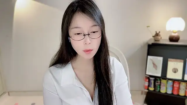 Onechestnut online show from April 5, 2026, 6:21 am