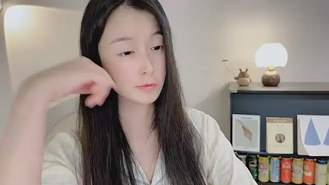 Onechestnut online show from April 14, 2026, 1:06 pm