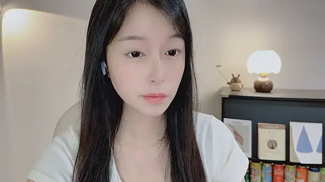 Onechestnut online show from April 15, 2026, 5:03 am