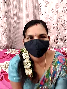 Snapshot of Lalitha-1995 chatting on September 25, 2025, 6:39 am Lalitha-1995 online show from September 25, 2025, 6:39 am