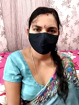 Snapshot of Lalitha-1995 chatting on October 30, 2025, 5:42 am Lalitha-1995 online show from October 30, 2025, 5:42 am