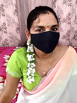 Snapshot of Lalitha-1995 chatting on November 5, 2025, 7:41 am Lalitha-1995 online show from November 5, 2025, 7:41 am