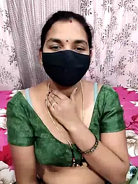 Snapshot of Lalitha-1995 chatting on November 8, 2025, 4:51 pm Lalitha-1995 online show from November 8, 2025, 4:51 pm