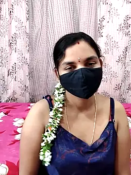 Snapshot of Lalitha-1995 chatting on November 10, 2025, 6:01 am Lalitha-1995 online show from November 10, 2025, 6:01 am