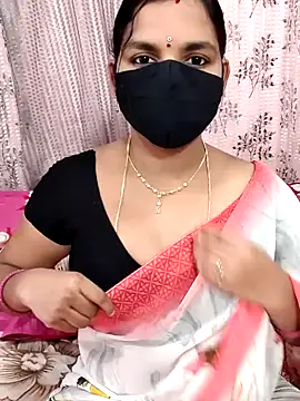 Snapshot of Lalitha-1995 chatting on November 24, 2025, 6:24 am Lalitha-1995 online show from November 24, 2025, 6:24 am