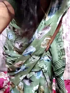 Snapshot of Lalitha-1995 chatting on November 28, 2025, 5:26 pm Lalitha-1995 online show from November 28, 2025, 5:26 pm