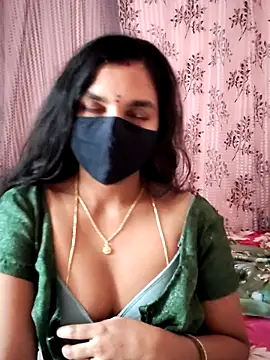 Snapshot of Lalitha-1995 chatting on December 3, 2025, 5:26 am Lalitha-1995 online show from December 3, 2025, 5:26 am