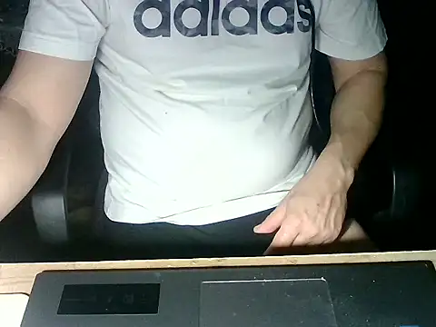 Snapshot of zee06 chatting on December 21, 2025, 6:48 pm zee06 online show from December 21, 2025, 6:48 pm