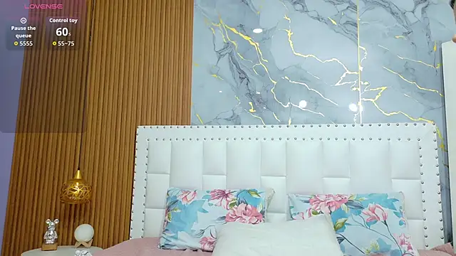 Snapshot of daddyysObsessed chatting on December 22, 2025, 12:46 pm daddyysObsessed online show from December 22, 2025, 12:46 pm