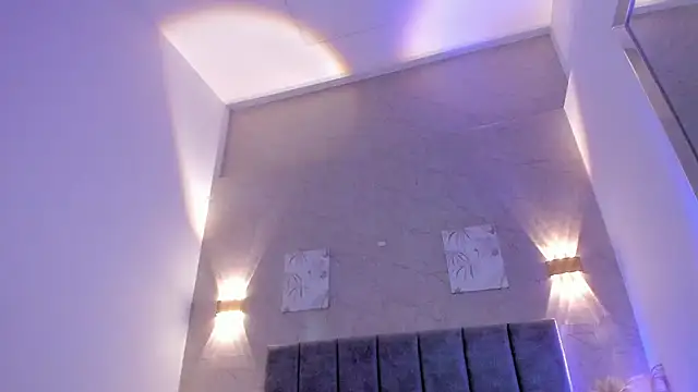 Lunaa bellaa online show from April 1, 2026, 8:06 pm