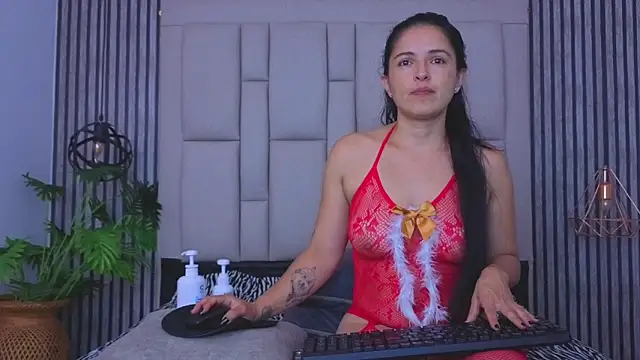 Snapshot of bryonycutee chatting on May 15, 2026, 11:17 am bryonycutee online show from May 15, 2026, 11:17 am